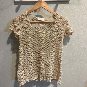 Crochet short sleeve top